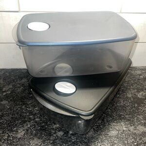 Vent N Serve set of 2 vintage Tupperware containers with lids and vents Preloved